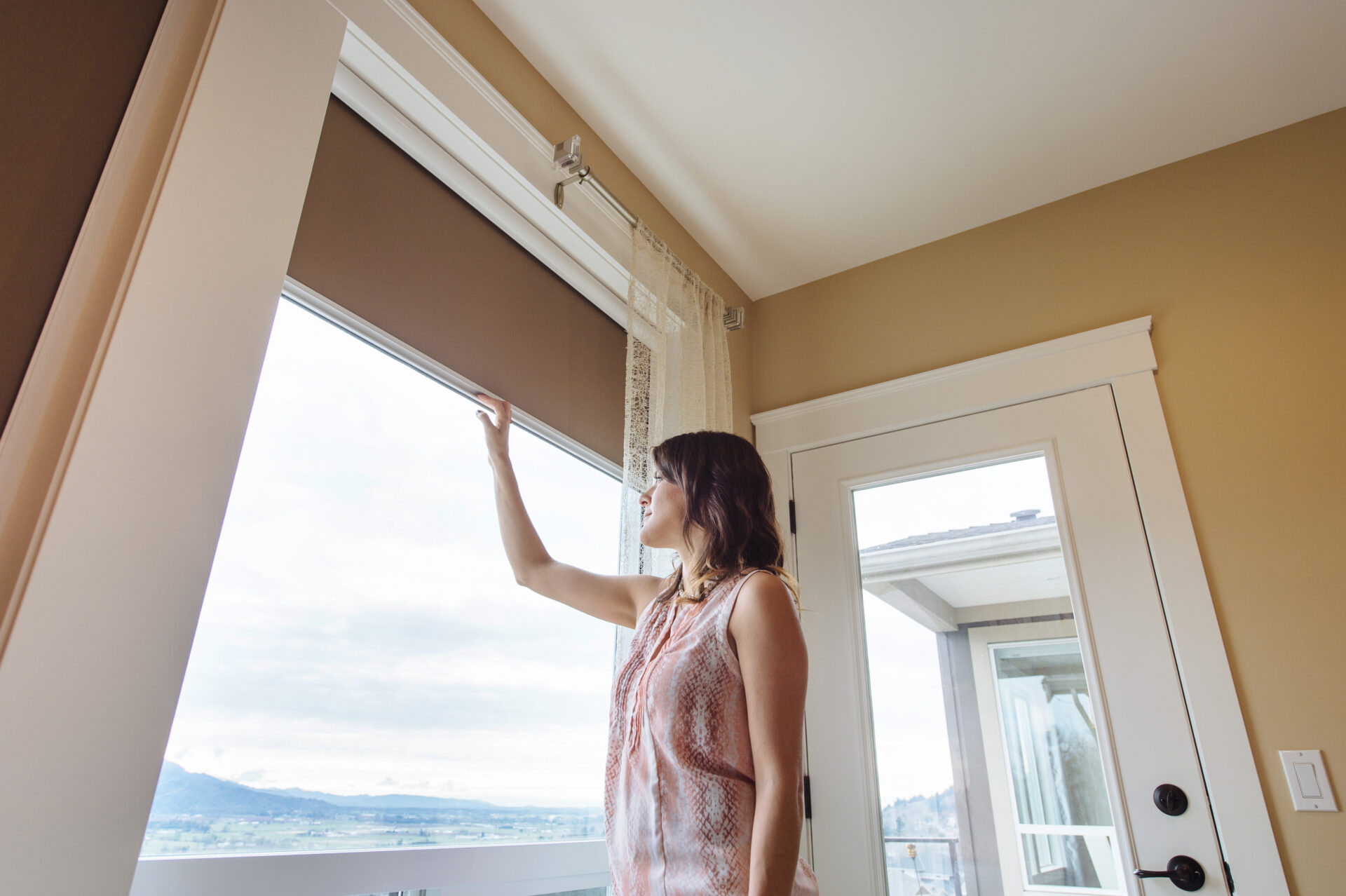 Phantom's Retractable Window Screens blends into the homes décor and retracts away when not in use.