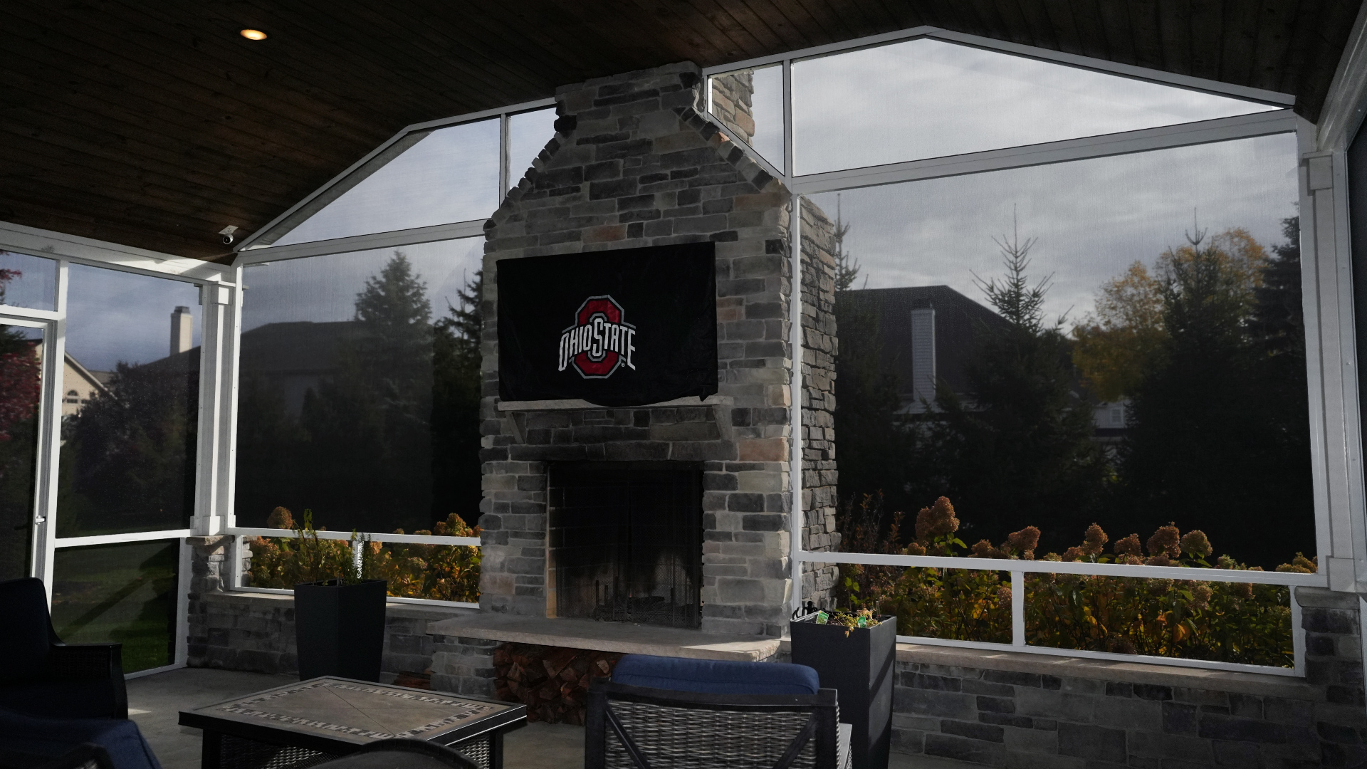 Screening Solutions Ohio, an authorized Phantom Screen Distributor serving Northeast Ohio for over twenty-five years, transformed an outdoor patio in Strongsville, Ohio into a bug-free hangout with customized patio screens. The screens have a denser mesh weave allowing them to not only keep out bugs but to also increase privacy in the space, block the sun, and retain heat during the fall and winter, extending the homeowner’s patio season.